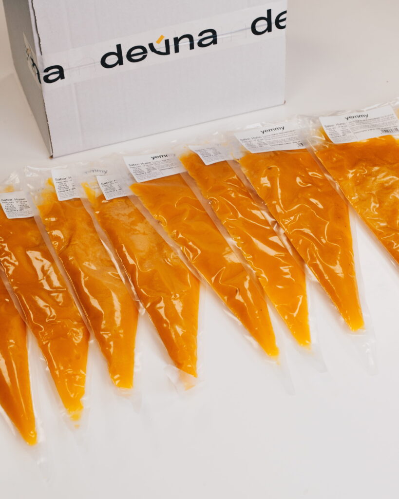 Unboxing yemmy ahumada. (1)